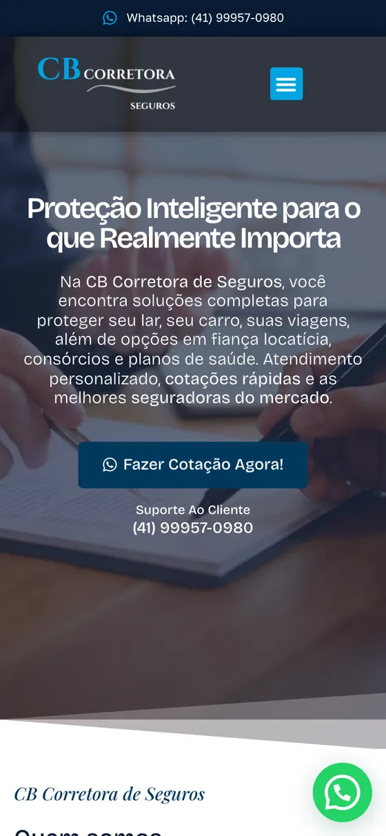 Site antigo no celular: logo, botão de menu e texto longo centralizado sobre foto escura
